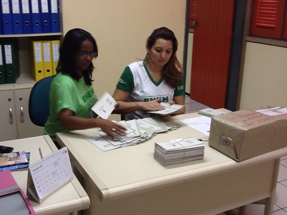 14ª Crede recebe Kit (ENEM) da SEDUC e inicia distruição as escolas da Rede – Senador Pompeu -CE