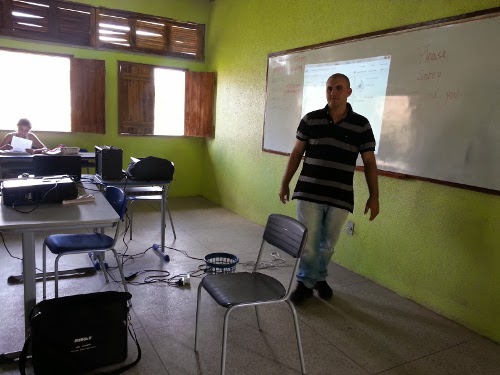 EEM Joaquim Josué da Costa realiza Curso de Inglês PJF em Ação