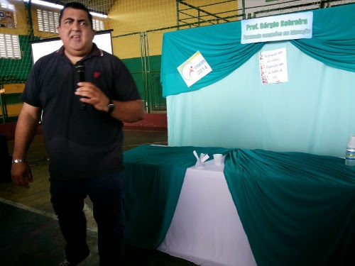 ENEM 2014 A Escola E.E.M Fenelon Rodrigues Pinheiro realiza palestra de motivação com o Professor Sérgio Sobreira
