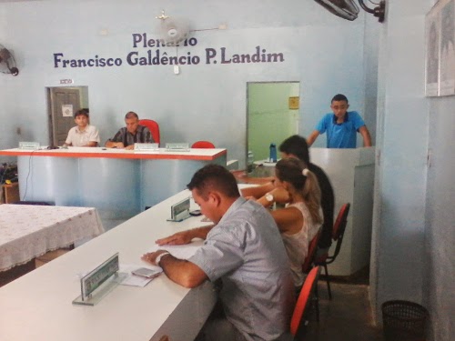 Alunos da EEM Euclides Pinheiro de Alencar participaram de seção extraordinária na Câmara Municipal de Milhã