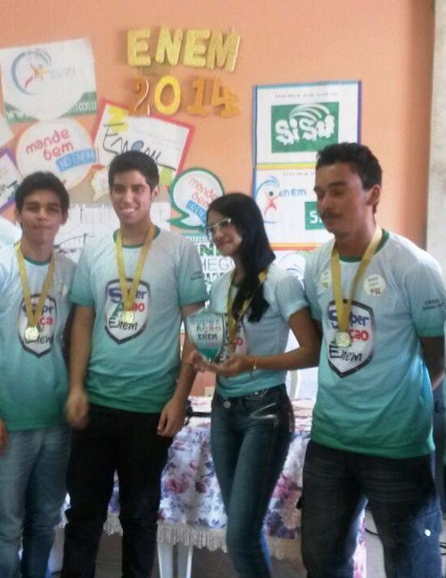 CREDE14 Parabeniza os Alunos do Liceu de Senador Pompeu  pela conquista do 1º lugar na gincana SUPERAÇÃO ENEM 2014 e todas as outras escolas  participantes