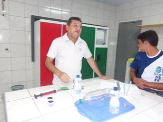 Uso do Laboratório de Ciências da escola EEM Marechal H. de Alencar Castelo Branco