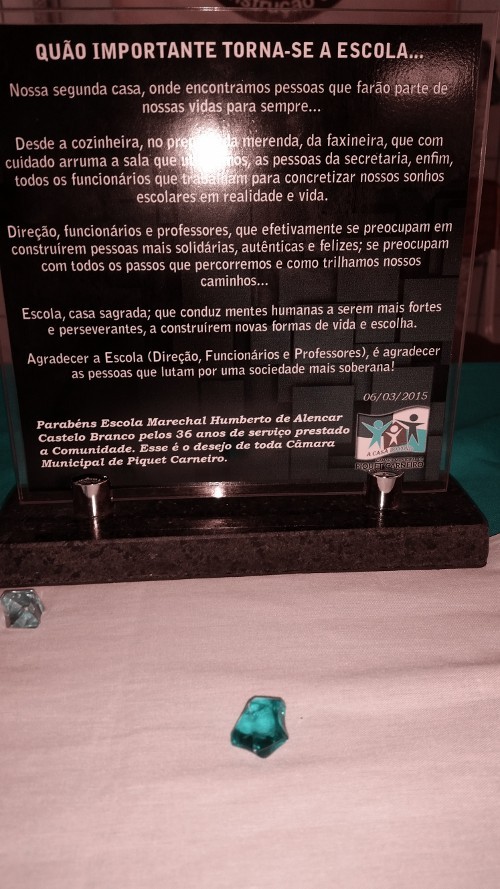 EEM Marechal H.de Alencar Castelo Branco recebeu comenda da Prefeitura Municipal de Piquet Carneiro