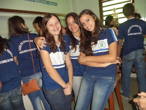 O Liceu de Senador Pompeu parabeniza todas as mulheres pelo seu dia