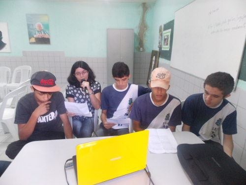 A EEM Marechal H. de Alencar Castelo Branco realizou Projeto ráido FM PROSOPOPEIA