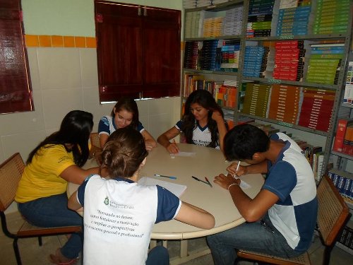Aprendizagem Cooperativa e Agente Jovem da Escola de Ensino Médio Joaquim Josué da Costa