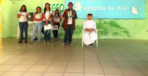 EEEP Prof. José Augusto Torres realizou Geração da  PAZ: Pacifistas  e abraço da PAZ