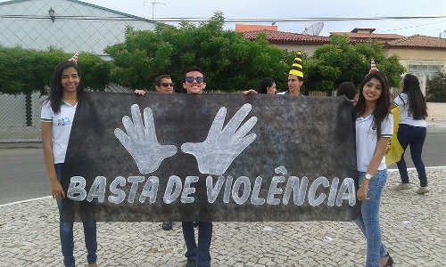 EEEP PROF. PLÁCIDO ADERALDO PARTICIPA DA CAMINHADA DA PAZ 2015