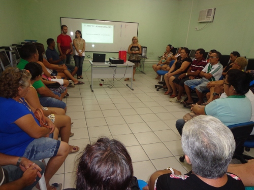 Reunião com os pais dos alunos do 2º anos da EEEP Prof José Augusto Torres referente ao 1° bimestre de 2015