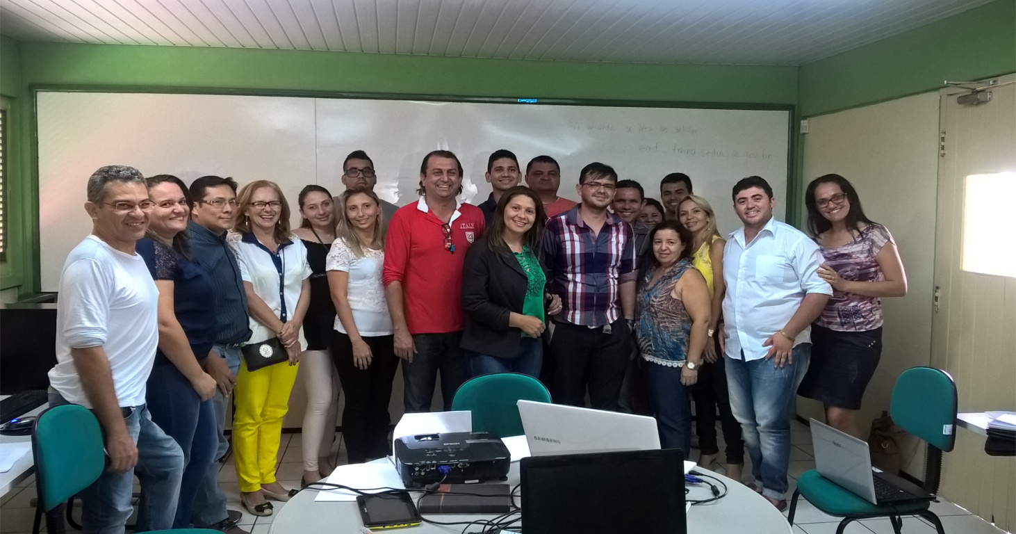 Crede 14 realiza retransmissão do curso de atualização para professores de espanhol das escolas da região.