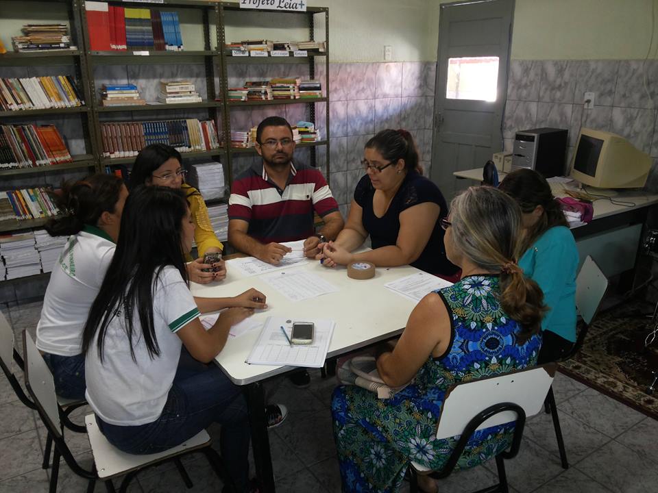 EEM Fenelon Rodrigues Pinheiro, em Solonópole, realiza reuniões de Conselho de Turma