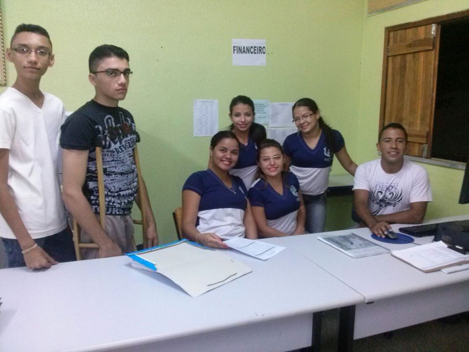 EEM Joaquim Josué da Costa, em Irapuan Pinheiro, mobiliza alunos em direção à Universidade.
