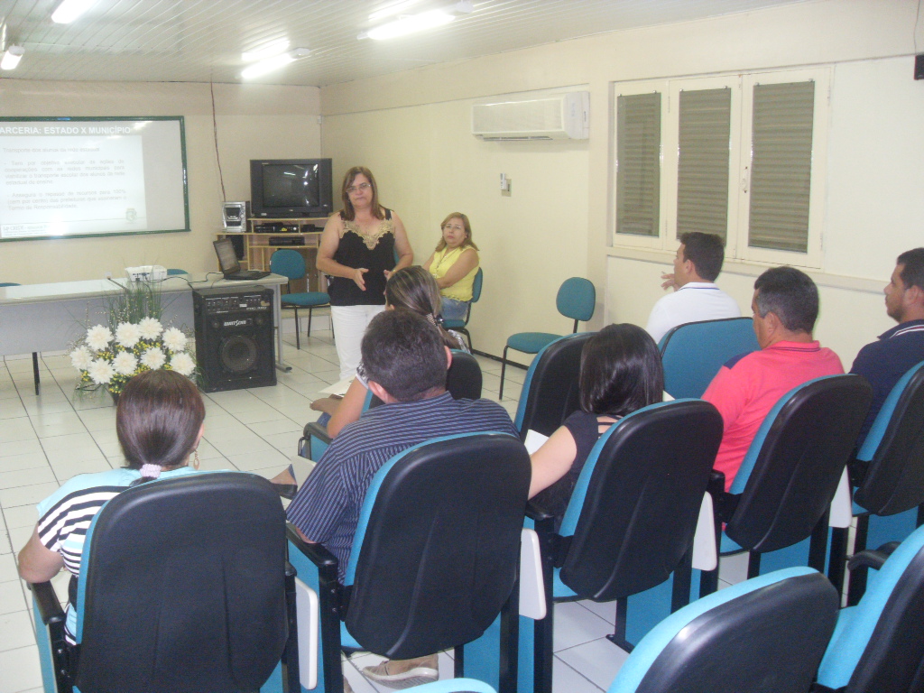 CREDE 14 realiza encontro com Técnicos Municipais do Transporte Escolar