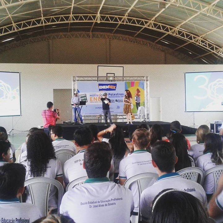 Estudantes da CREDE 14 participam de Palestra Motivacional do ENEM 2015