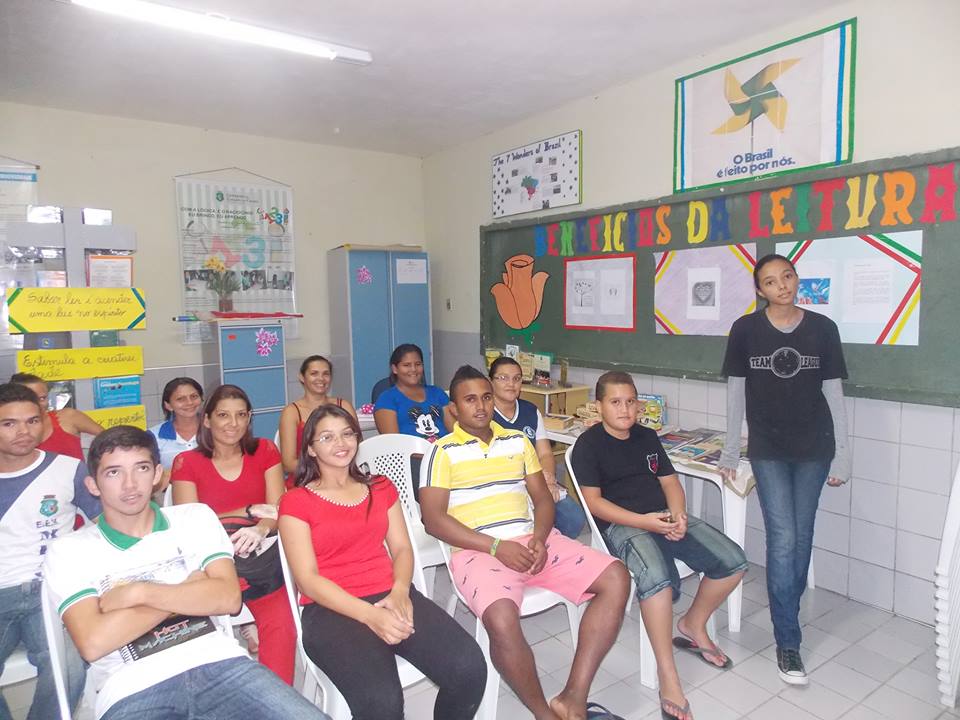 Monitoria da EEM Marechal Humberto de Alencar C. Branco realiza trabalho de inclusão digital