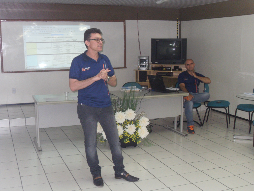 CREDE 14 realiza reunião do Comitê de Diretores.