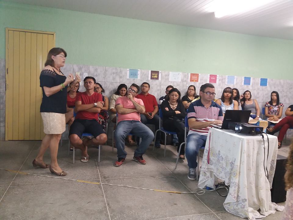 Escola Fenelon promove Formação sobre Aperfeiçoamento Profissional