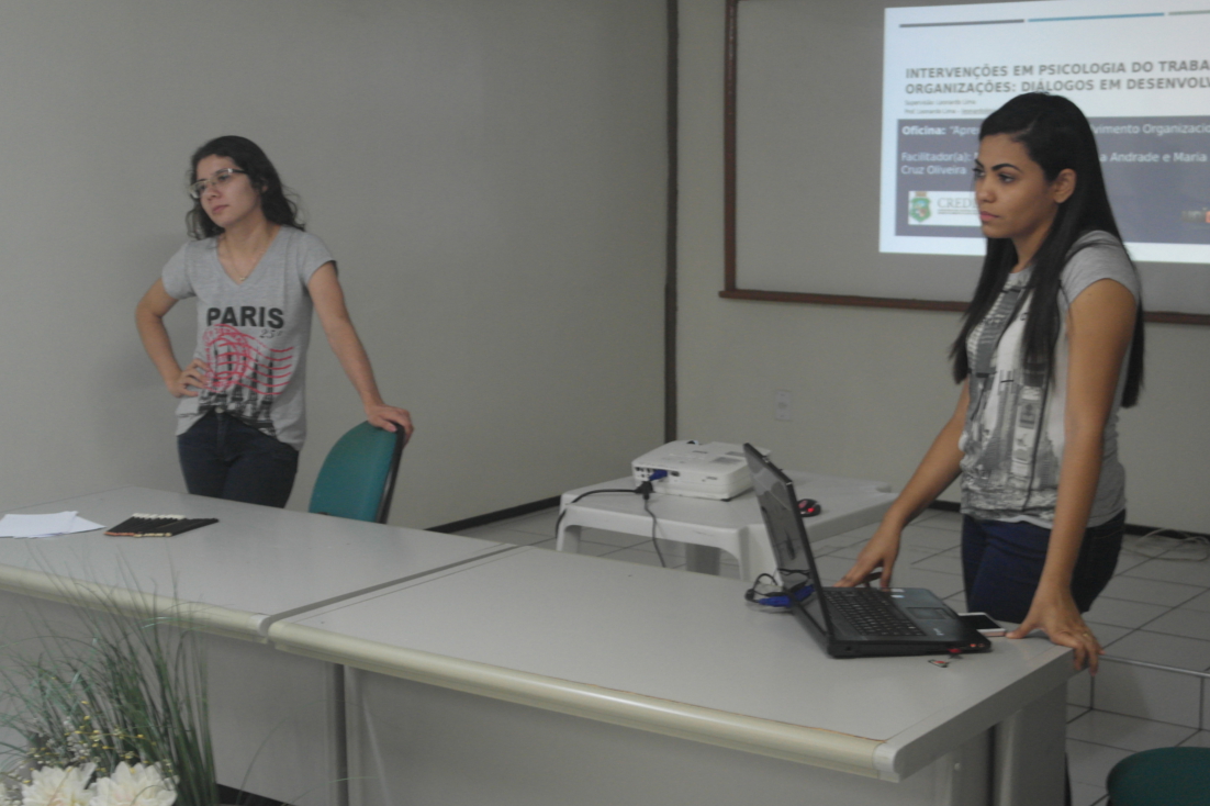 Equipe de colaboradores da CREDE 14 participaram da oficina “Aprendizagem e Desenvolvimento da Organização”.