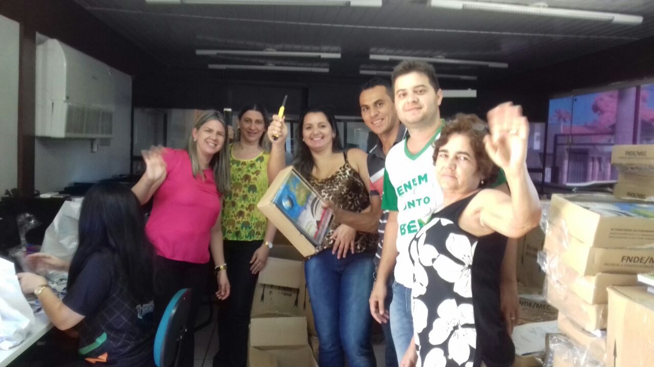 SEDUC distribui Kits de material escolar para alunos da Rede Estadual de Ensino