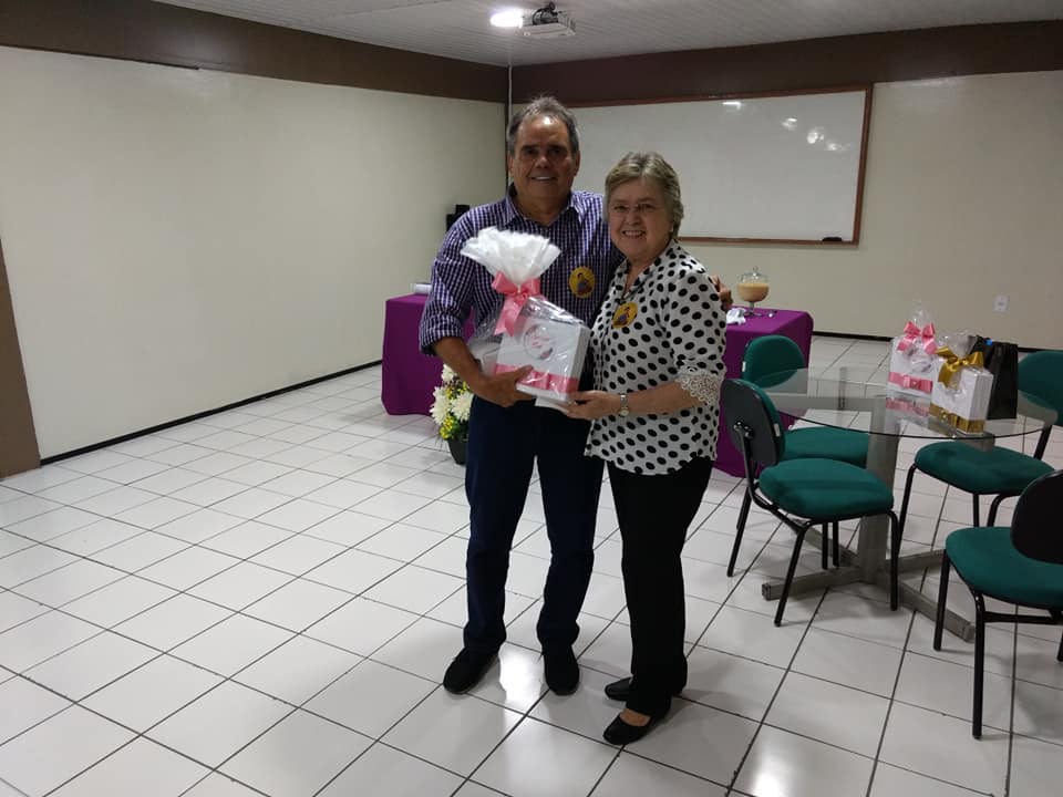 CREDE 14 recepciona nova orientadora CECOM