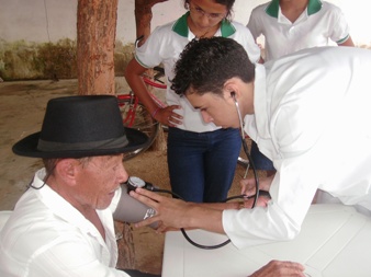 Curso Técnico em Enfermagem da Escola Profissional de Tauá realiza oficinas com Idosos(as) da Casa da Melhor Idade.