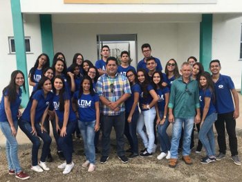 Turma de Administração da EEEP Joaquim Filomeno visita Usina de Energia Solar.