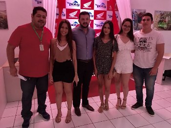 Alunos da EEEP Joaquim Filomeno Noronha participam de inauguração de empresa parceira da escola.