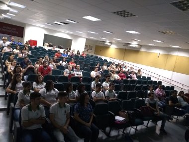 CREDE 15 realiza o Seminário Diálogos sobre Transtorno do Espectro Autista na EEEP Joaquim Filomeno Noronha.
