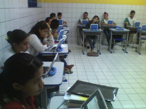 Alunos da Escola Filgueiras Lima participam de simulado on line