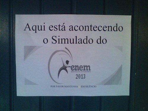A EEM Francisco Holanda Montenegro realiza simulado do ENEM 2013