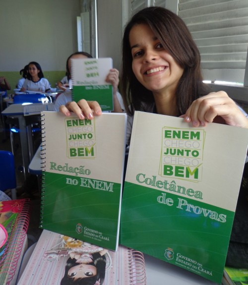 Escola Filgueiras Lima na entrega das Coletâneas do ENEM