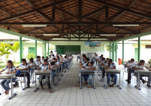 EEM Gov. Adauto Bezerra realiza olimpíada de Física