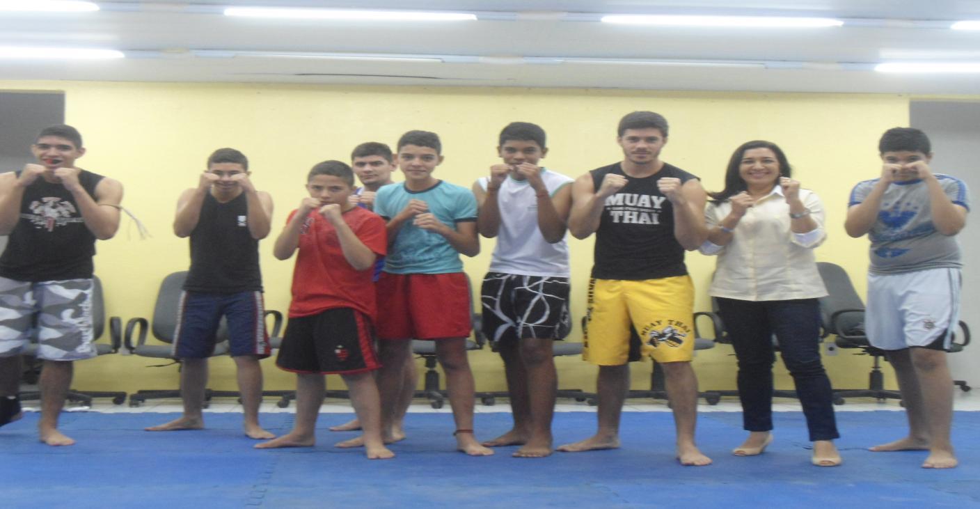 Aula de Muai Thai na EEEP Amélia Figueredo de Lavor