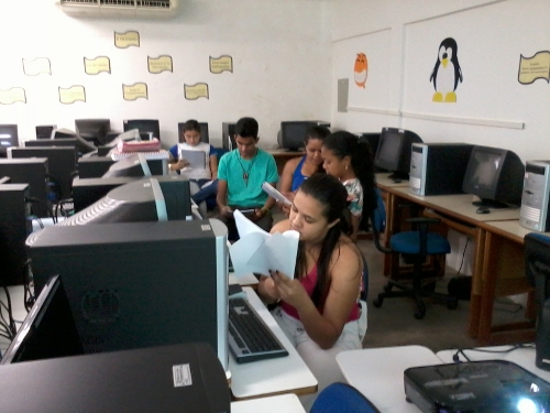 Laboratório de Informática do Liceu de Acopiara realiza oficina de produção textual