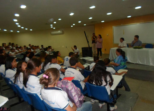 Alunos do Liceu de Iguatu recebem certificado do curso Química para a Cidadania