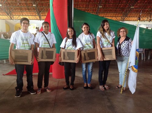 EEM Antonio Albuquerque – Entrega de Notebook para os alunos habilitados no SPAECE