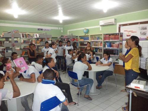 EEM Adauto Bezerra realiza momento da Leitura