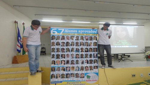 EEEP Amélia Figueiredo de Lavor apresenta o Plano de Ação Enem 2014 e Comemora os resultados de 2013