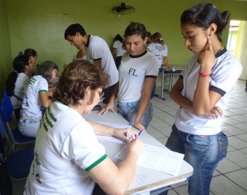 EEM Filgueiras Lima Recebe Equipe Saúde na Escola