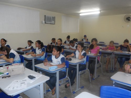 EEM Antonio Albuquerque – PIBID matemática nos aulões de preparação para a prova do SPAECE