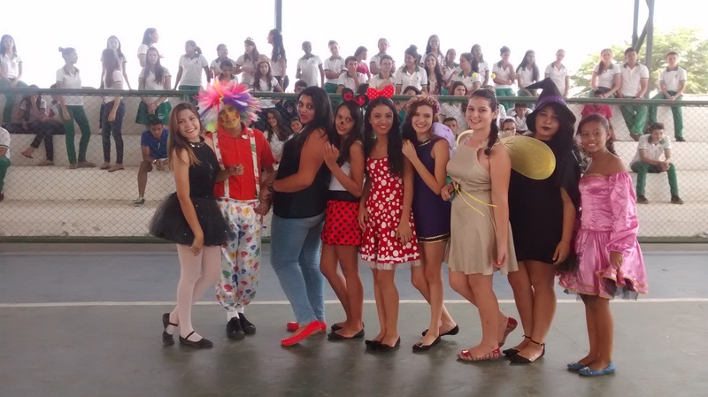 EEEP Alfredo Nunes de Melo comemora o Carnaval 2015