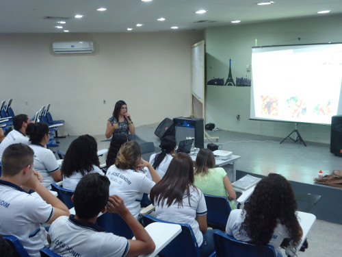Liceu de Iguatu realiza palestra sobre alimentação saudável