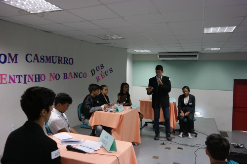 Alunos da EEEP Lucas Emmanuel júri simulado do livro Dom Casmurro