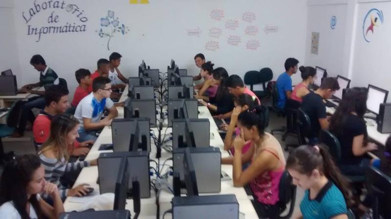 Liceu de Acopiara inicia disciplinas optativas de Informática.