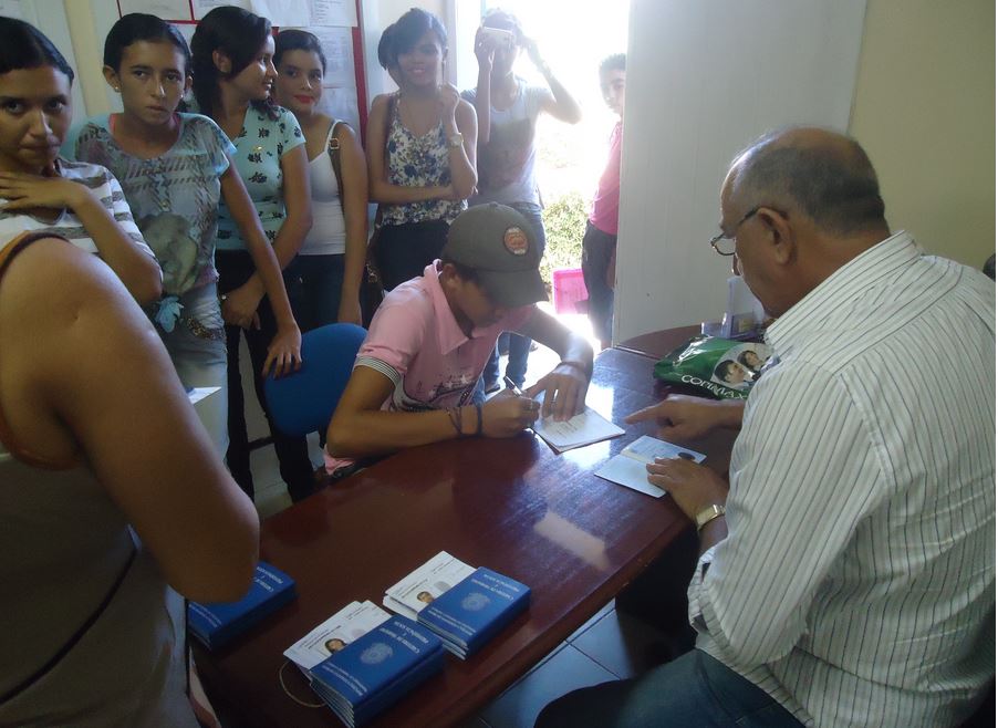 AÇÕES MOTIVAM PARA O ENEM 2013