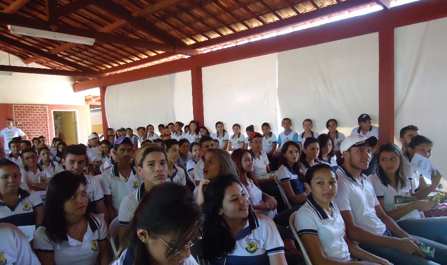 A EEM Vivina Monteiro realizou a semana de mobilização para o ENEM 2013 com muito entusiasmo. O objetivo foi motivar o alunado a realizar o exame de forma satisfatória e consequentemente obter resultados positivos.