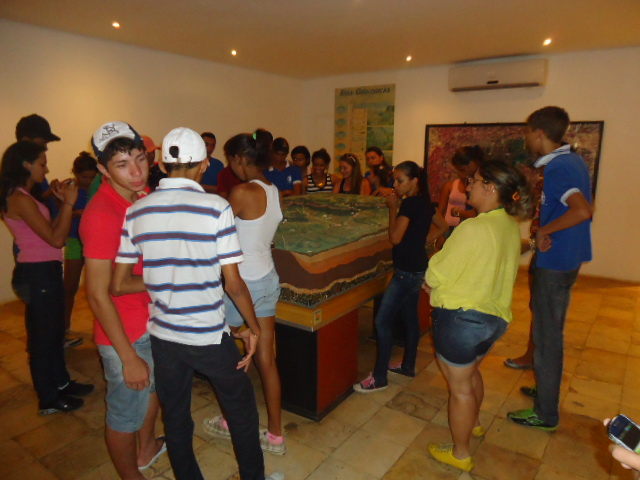 EEFM ALDA FÉRRER AUGUSTO DUTRA  REALIZA AULA DE CAMPO  CHAPADA DO ARARIPE (FLORESTA NACIONAL DO ARARIPE E SANTANA DO CARIRI)