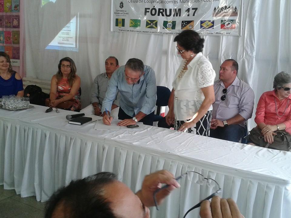A CREDE 17 – Icó, através da Célula de Cooperação com os Municípios – CECOM, promoveu, no último dia 06 de maio, o V FÓRUM 17 DE SECRETÁRIOS MUNICIPAIS DE EDUCAÇÃO E GERENTES MUNICIPAIS DO PAIC, intitulado “Fórum 17”.