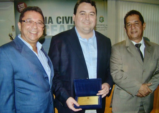 Superintendente do DETRAN recebe homenagem da Polícia Civil