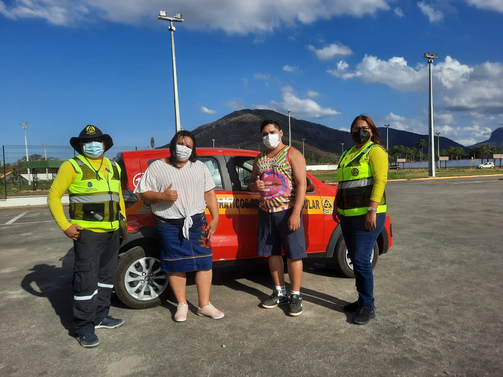 Mãe e filho realizam sonho, ao conquistarem a 1º habilitação juntos, na regional do Detran-CE, em Itapipoca